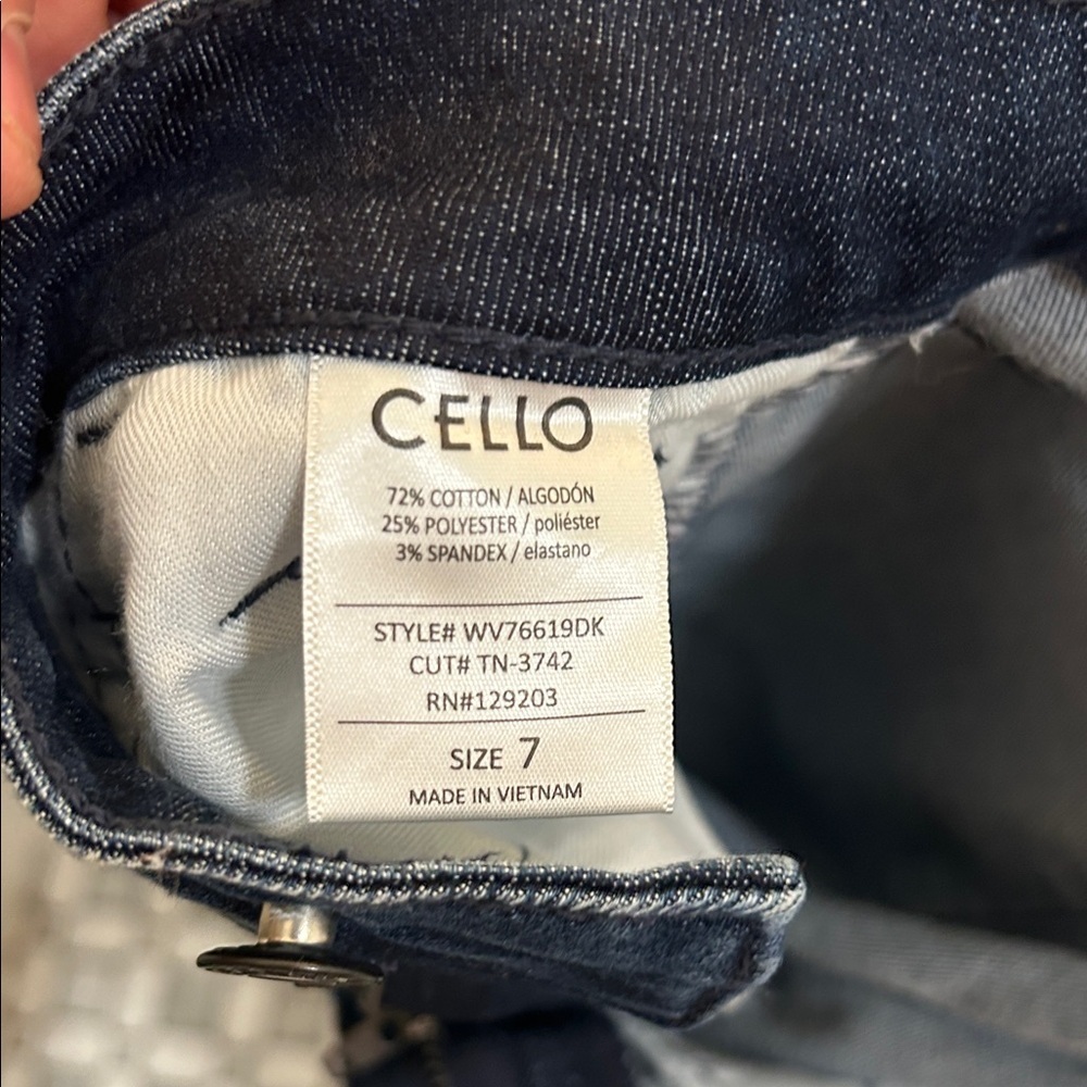 Cello Dark Blue Distressed Skinny Jeans size 7 New!! - Picture 7 of 7